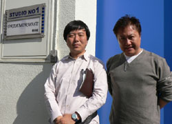 鶴田監督、石橋凌さん 写真 角川大映スタジオ前にて